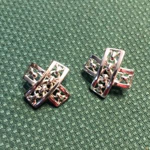 Vintage Avon silvertone earrings